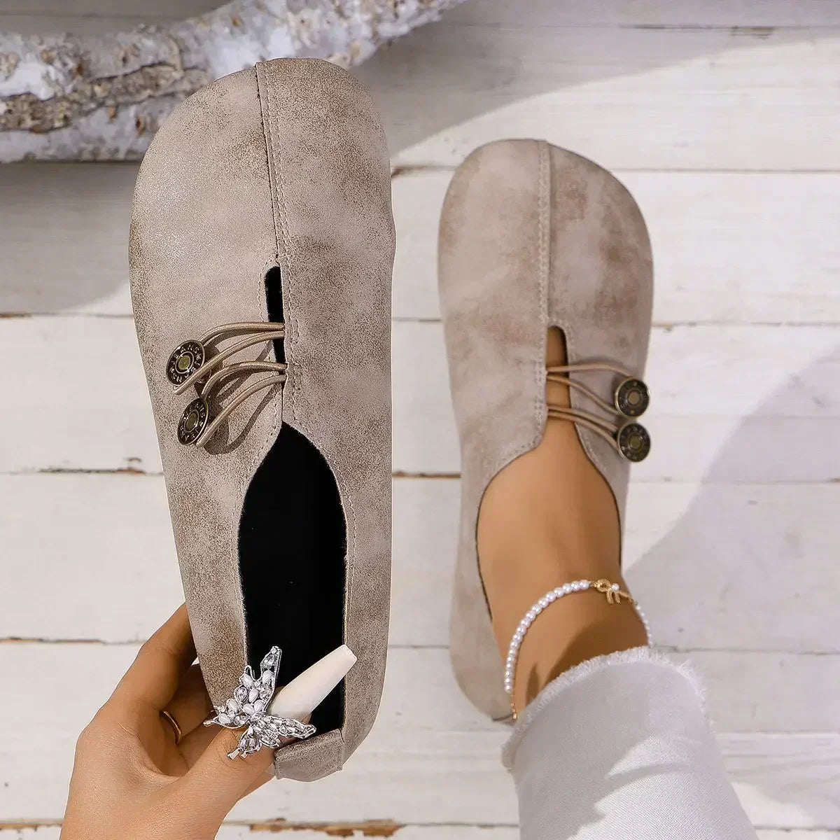 Beige / EU 41.5