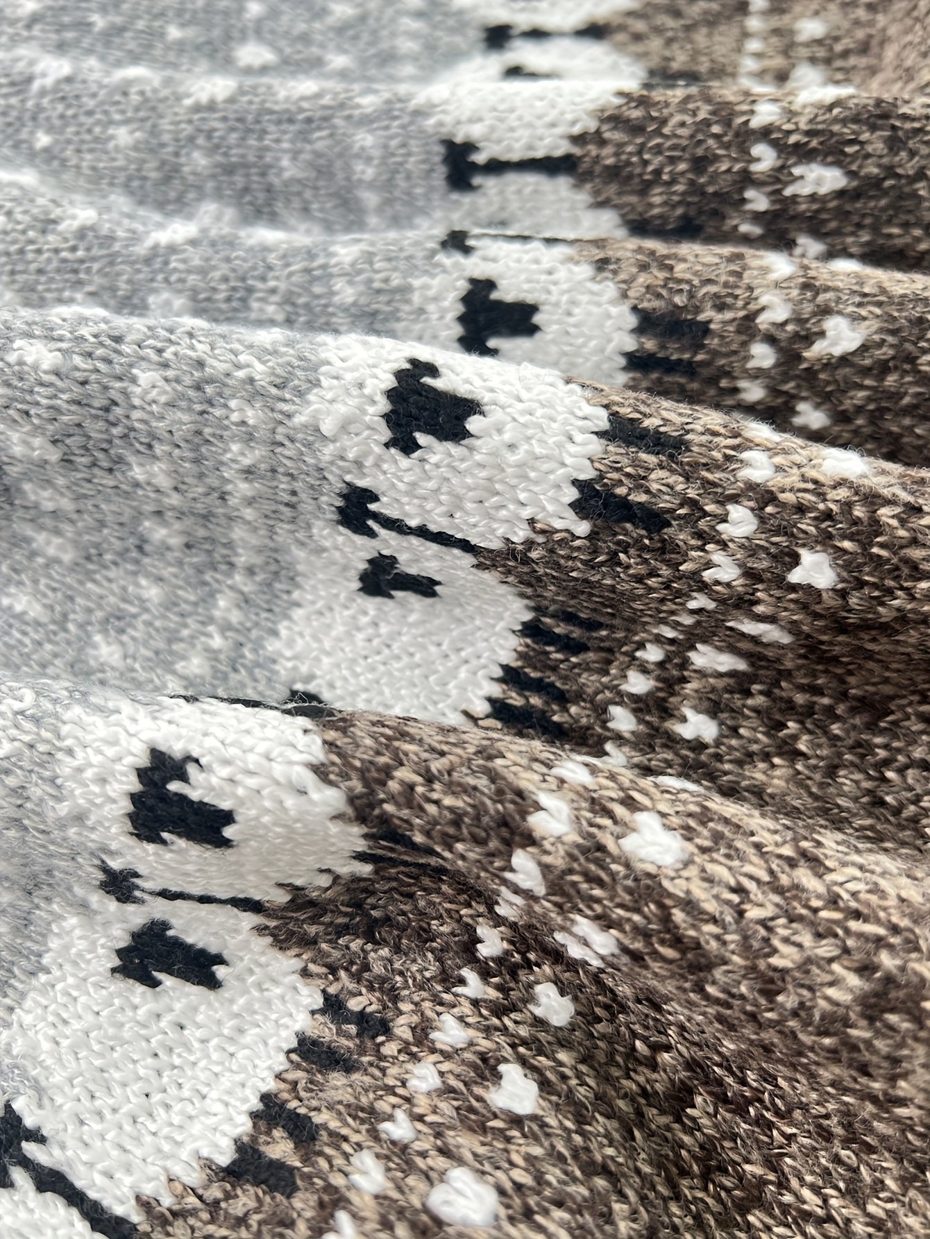Women's Heavyweight Sheep Motif Jacquard Knit Sweater