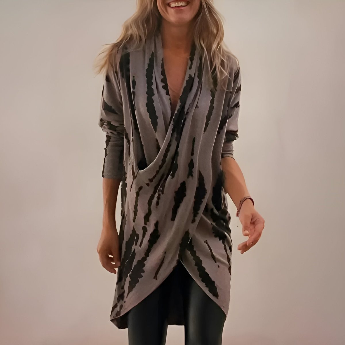 Women's Abstract Print V-Neck Tunic in Relaxed Fit