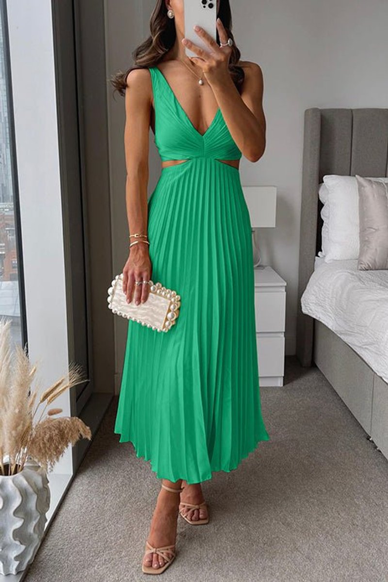Mother of the Bride V-Neck Pleated Sleeveless Maxi Gown